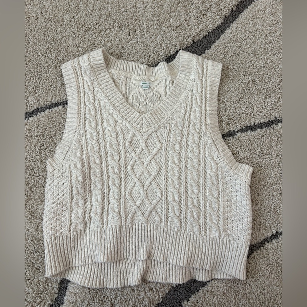 Aerie v neck sweater vest